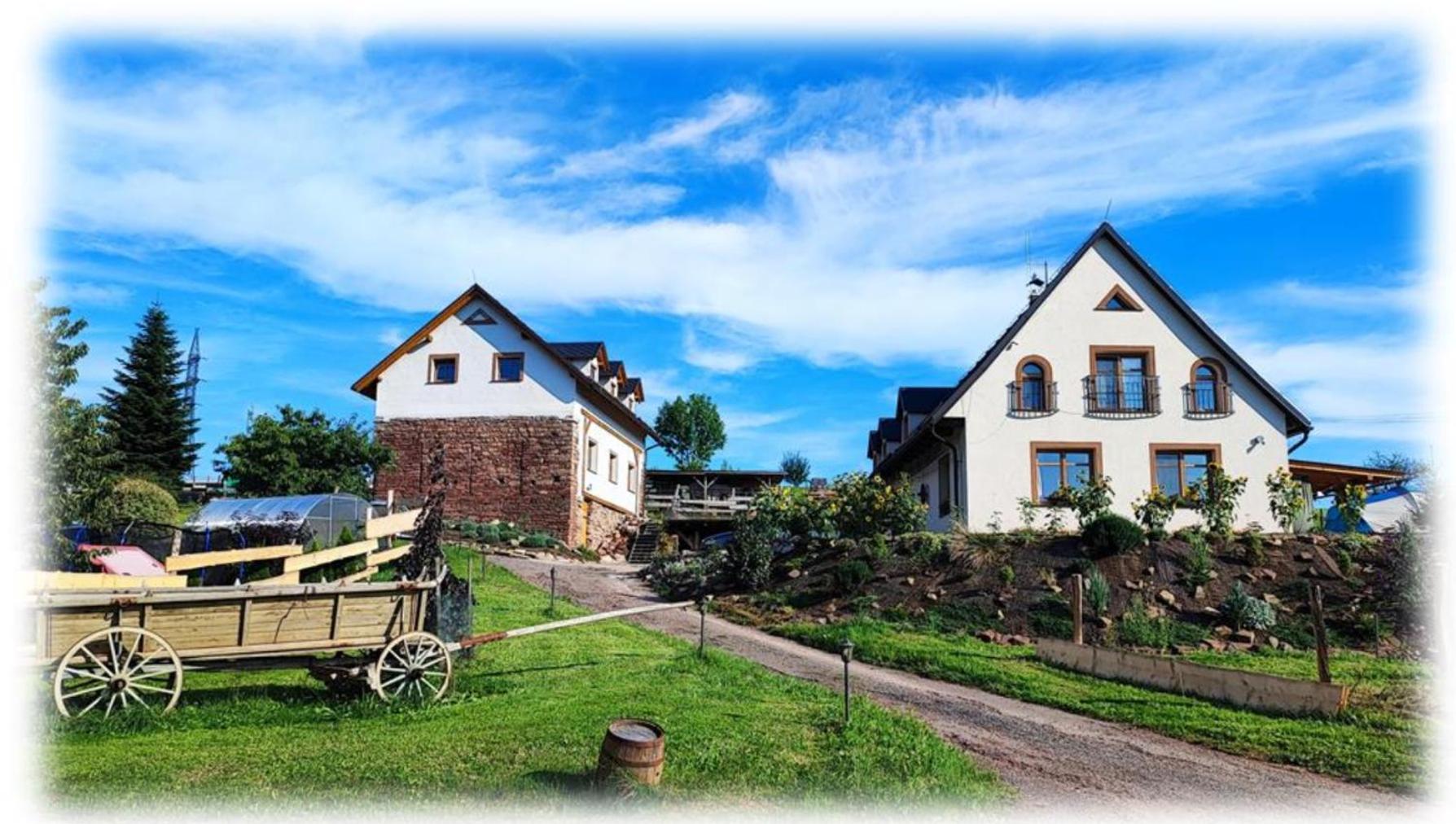 Apartman Na Statku Cerveny Kostelec Luaran gambar