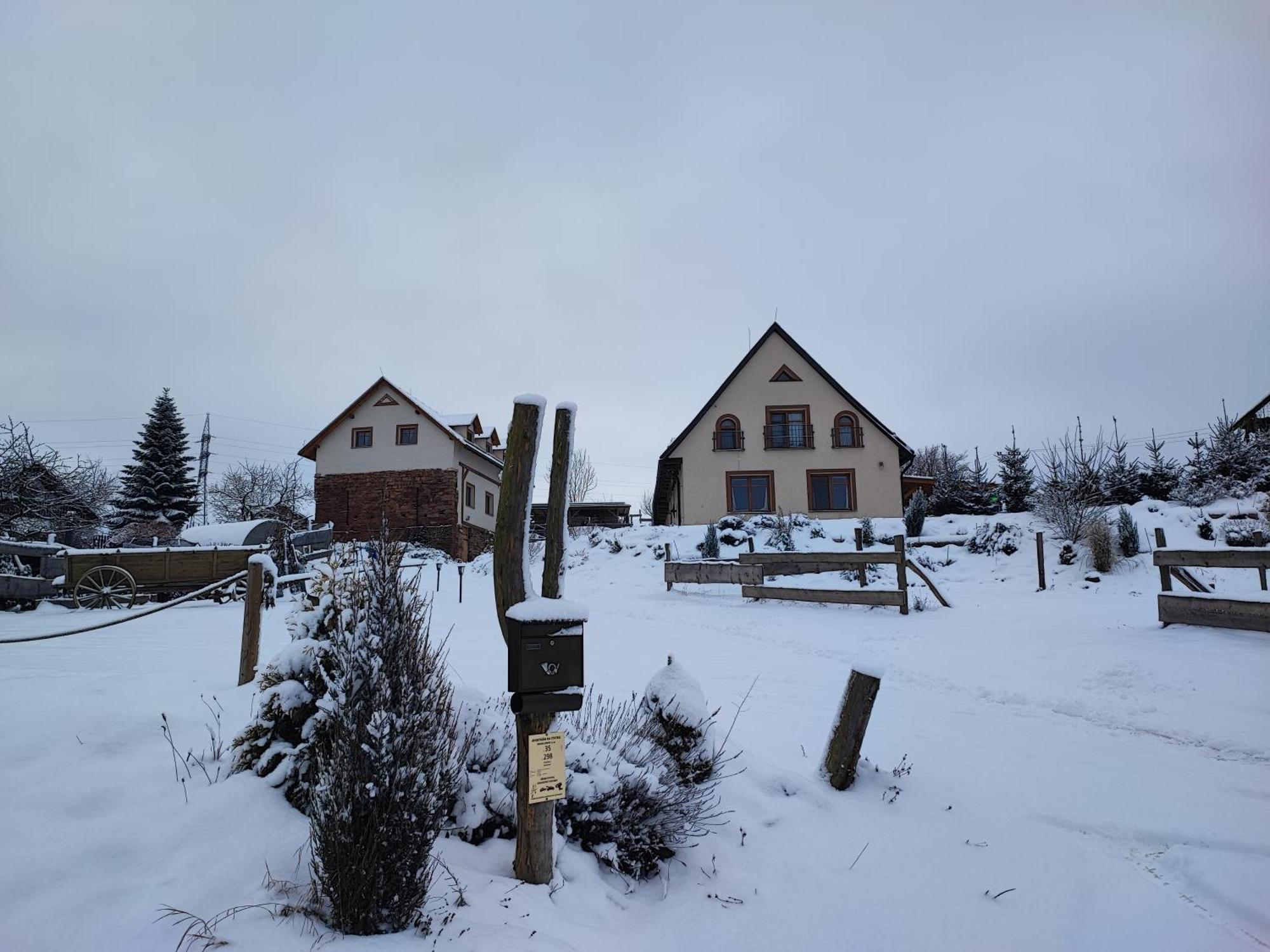 Apartman Na Statku Cerveny Kostelec Luaran gambar