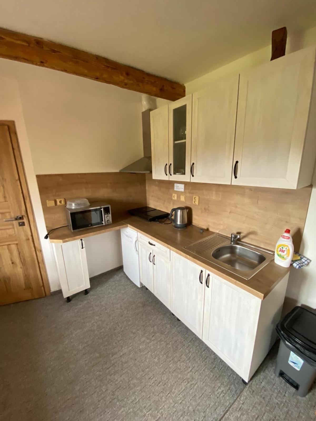Apartman Na Statku Cerveny Kostelec Luaran gambar